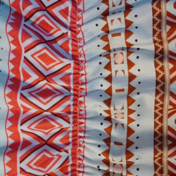 CATAPAPA, ONSIE SIZE 100, EXUAL TO 3T. LONG SLEEVE, CUTE TRIBLE DESIGN. - Picture 3 of 5